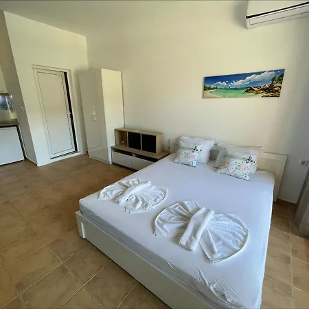 Menada Kalia アパート *