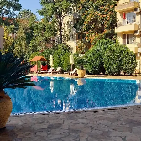 Apartament Menada Kalia *